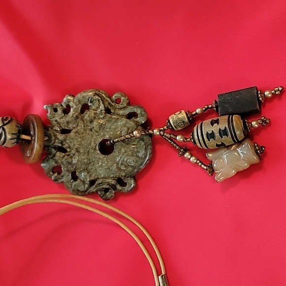 VINTAGE ASIAN Bohemian carved Jade look Good Luck Necklace 6" pendant - Picture 2 of 6